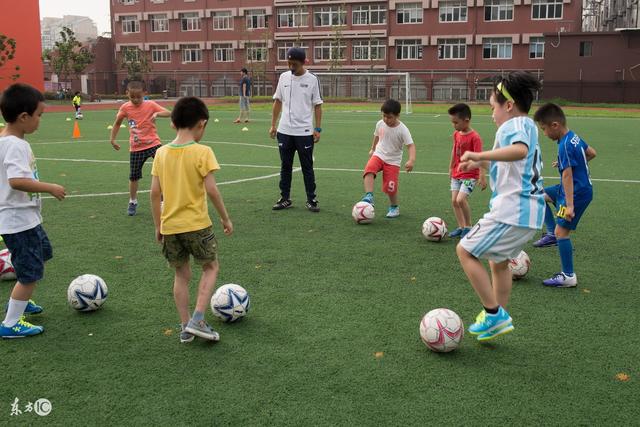 克洛泽点赞中德足球青训合作成果：新一代球员的崛起与未来展望